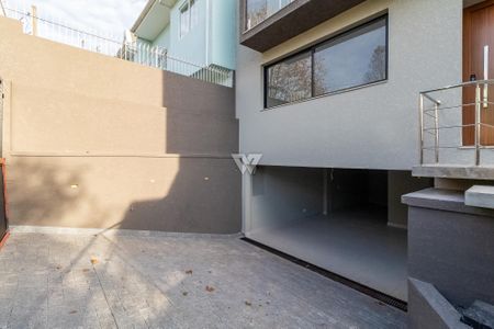 33_photo/94dce233d3.65b02e951a0b80a1-ATLAS-8e7db833-c1eb-4583-9b79-fedbe1a9fce8.jpg de casa à venda com 4 quartos, 216m² em Mossunguê, Curitiba