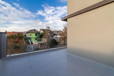 9_photo/94dce233d3.65b02e951a0b80a1-ATLAS-e56eefd5-3cfd-46f0-b852-40f15d9f1513.jpg de casa à venda com 4 quartos, 216m² em Mossunguê, Curitiba