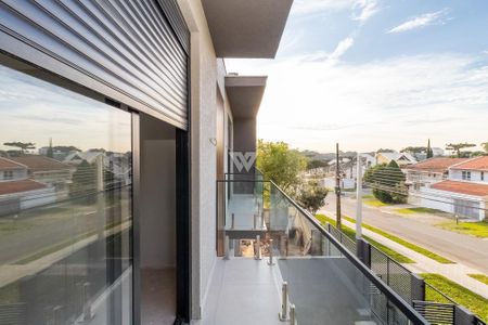 8_photo/94dce233d3.65b02e951a0b80a1-ATLAS-fd3080d5-0959-4e57-a0be-3123b0c708c2.jpg de casa à venda com 4 quartos, 216m² em Mossunguê, Curitiba