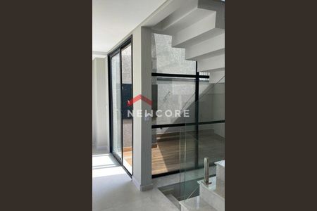 8_photo/94dce233d3.751bca41ac608a7d-ATLAS-dcae5d3c-33a5-4dd9-a3fa-dee0c701741e.jpg de casa à venda com 4 quartos, 215m² em Mossunguê, Curitiba