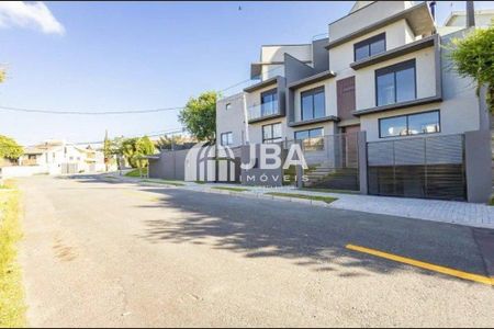 30_photo/94dce233d3.e6f02a1e96aef2b1-ATLAS-2d0660e6-4ce9-4d95-aff0-2fb37f0284aa.jpg de casa à venda com 3 quartos, 179m² em Mossunguê, Curitiba