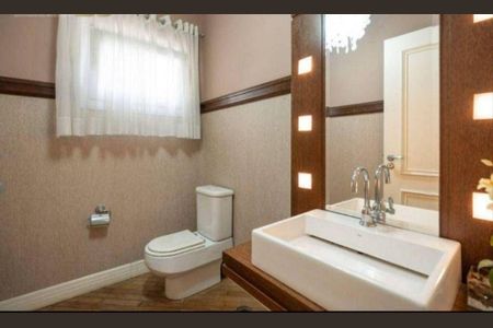 1_photo/94dce235ff.be72bd3c78b3513c-ATLAS-5dddba8c-e2aa-4e12-a1b0-3785f099fcc3.jpg de casa de condomínio à venda com 3 quartos, 380m² em Campo Comprido, Curitiba