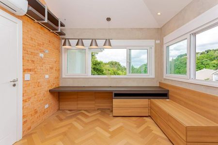 9_photo/94dce237cf.dab2038715a2b272-ATLAS-cd8a0708-d6fd-47c3-93e2-dec85bf9dc9e.jpg de casa de condomínio à venda com 4 quartos, 439m² em Campo Comprido, Curitiba