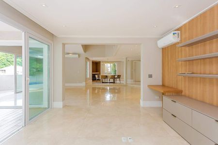 8_photo/94dce237cf.dab2038715a2b272-ATLAS-d68cc834-2eb4-4c2f-af79-5a5e0ce614c9.jpg de casa de condomínio à venda com 4 quartos, 439m² em Campo Comprido, Curitiba