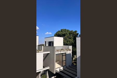 5_photo/94dce23979.521465a1a6cc0fb0-ATLAS-e6bf5d54-4e22-486c-875d-3041d41a1fd6.jpg de casa à venda com 3 quartos, 154m² em Campo Comprido, Curitiba