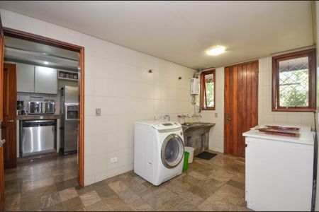 29_photo/94dce2397f.c06c3c5dbfc3661b-ATLAS-700d4428-6b4e-4e7e-aa55-105095c32b39.jpg de casa à venda com 4 quartos, 560m² em Campo Comprido, Curitiba