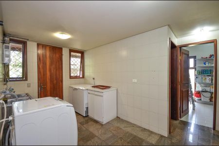 30_photo/94dce2397f.c06c3c5dbfc3661b-ATLAS-8470a26a-912b-48da-b491-cc3daa22ad21.jpg de casa à venda com 4 quartos, 560m² em Campo Comprido, Curitiba