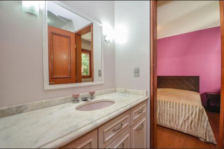 48_photo/94dce2397f.c06c3c5dbfc3661b-ATLAS-93d763ee-76c4-46c1-b417-509b67307e7f.jpg de casa à venda com 4 quartos, 560m² em Campo Comprido, Curitiba