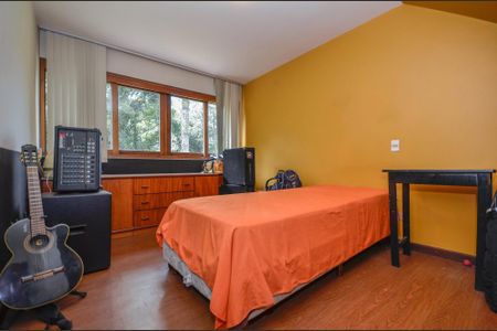 43_photo/94dce2397f.c06c3c5dbfc3661b-ATLAS-cc96f1a5-0f7a-478e-a3e4-dfe8a0d92310.jpg de casa à venda com 4 quartos, 560m² em Campo Comprido, Curitiba