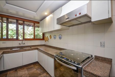 4_photo/94dce2397f.c06c3c5dbfc3661b-ATLAS-e9c72aa0-6874-45d7-8080-b0cbf235bbd8.jpg de casa à venda com 4 quartos, 560m² em Campo Comprido, Curitiba