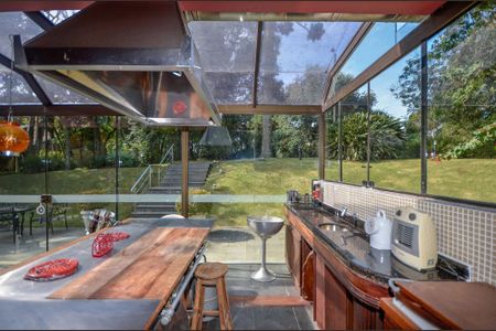 14_photo/94dce2397f.c06c3c5dbfc3661b-ATLAS-ec606e56-3d74-41ea-96ce-18e5058d084e.jpg de casa à venda com 4 quartos, 560m² em Campo Comprido, Curitiba