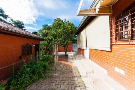 26_photo/94dce239fd.6ef03826bc1aefc9-ATLAS-d8e7f745-7b3b-4b2c-bf4b-57d024b3b042.jpg de casa à venda com 3 quartos, 150m² em Campo Comprido, Curitiba