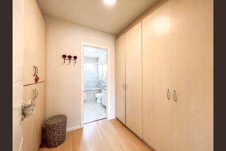 1_photo/94dce23e1d.c4a86b3c211625c7-ATLAS-7e7d4ef7-4d10-4bb3-8964-ad85c7a71075.jpg de casa à venda com 3 quartos, 199m² em Cidade Industrial de Curitiba, Curitiba