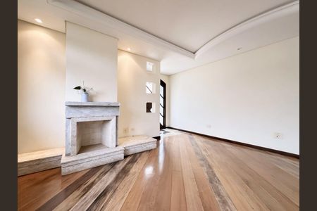 12_photo/94dce23fe1.9c27ff06134c7db2-ATLAS-de34ee2a-5b8c-4cae-81a8-ee2e4c8801d1.jpg de casa à venda com 4 quartos, 303m² em Cidade Industrial de Curitiba, Curitiba