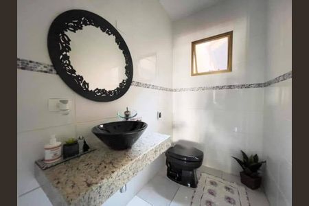 5_photo/94dce23fe5.86fa7c56df5ec564-ATLAS-a5e677da-2ad3-4962-95ea-0ead39677f1e.jpg de casa à venda com 3 quartos, 240m² em Cidade Industrial de Curitiba, Curitiba