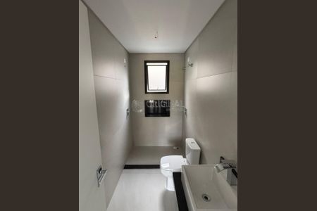 2_photo/94dce24087.2f1b55aabc72b06f-ATLAS-43dcb2ab-e441-4b3b-be8a-c437c6b251b5.jpg de casa à venda com 3 quartos, 127m² em Cidade Industrial de Curitiba, Curitiba