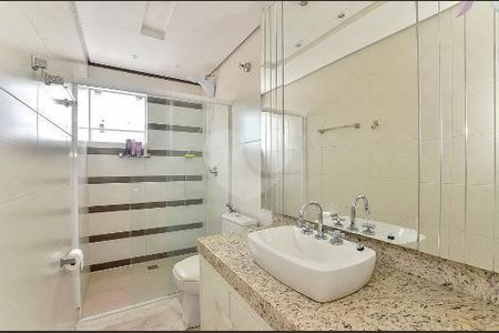 8_photo/94dce24207.9d2320855e37ff98-ATLAS-cf1854fa-768a-4809-bde8-06e00dfa21e3.jpg de casa à venda com 3 quartos, 200m² em Campo Comprido, Curitiba