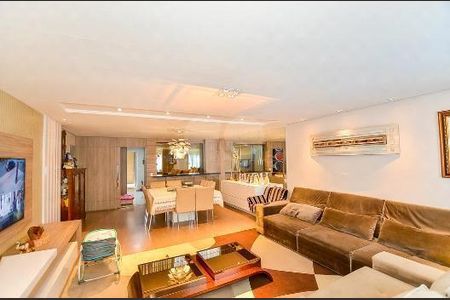 3_photo/94dce24207.9d2320855e37ff98-ATLAS-d3733d93-8c81-4ce8-ab92-e426c90fc0e5.jpg de casa à venda com 3 quartos, 200m² em Campo Comprido, Curitiba