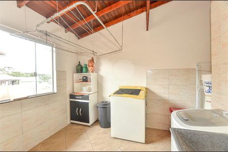 10_photo/94dce24245.4c9bae63603610fa-ATLAS-dc7ea966-3de7-41d2-ba2d-77f08ab63030.jpg de casa à venda com 5 quartos, 278m² em Campo Comprido, Curitiba