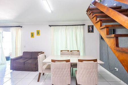 5_photo/94dce2424f.f63caee062125e05-ATLAS-63f9242c-e38a-4433-9327-59b64e01fe96.jpg de casa à venda com 6 quartos, 310m² em Cidade Industrial de Curitiba, Curitiba