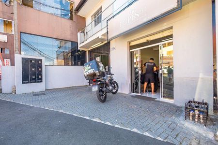 47_photo/94dce2424f.f63caee062125e05-ATLAS-b2a75122-6676-4c1a-bb31-dc634c1fc7d6.jpg de casa à venda com 6 quartos, 310m² em Cidade Industrial de Curitiba, Curitiba