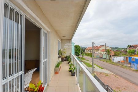 5_photo/94dce2429f.2d0f88dd1dddff54-ATLAS-db17ab2c-1faf-4408-91c9-6c9459996314.jpg de casa à venda com 4 quartos, 187m² em Cidade Industrial de Curitiba, Curitiba