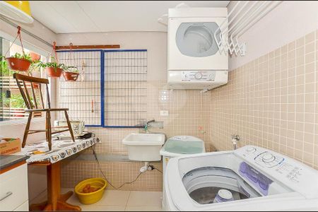 3_photo/94dce243b1.2600e2030c9c1896-ATLAS-e9d3e667-d2ef-439e-96eb-14302f49a65b.jpg de casa à venda com 3 quartos, 284m² em Campo Comprido, Curitiba