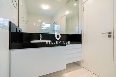 5_photo/94dce2446b.45c2d7d3c0346745-ATLAS-108e5f8a-cde4-4425-91f4-2b6d704e78aa.jpg de casa de condomínio à venda com 4 quartos, 464m² em Campo Comprido, Curitiba