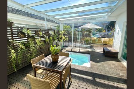 7_photo/94dce2446b.fa2080acbd2fe860-ATLAS-b230c403-4c64-4224-82b0-4e848d5c9772.jpg de casa à venda com 4 quartos, 476m² em Campo Comprido, Curitiba