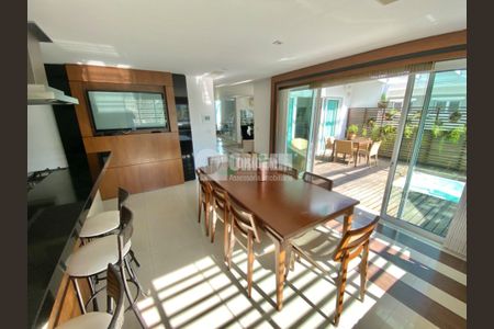 2_photo/94dce2446b.fa2080acbd2fe860-ATLAS-c2dcc333-e0c5-4536-bf79-81e806db9c0b.jpg de casa à venda com 4 quartos, 476m² em Campo Comprido, Curitiba