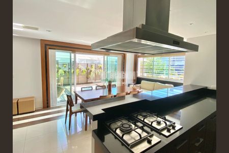 2_photo/94dce2446b.fa2080acbd2fe860-ATLAS-eee94867-4b1b-49f0-9b81-7179a3ecb45f.jpg de casa à venda com 4 quartos, 476m² em Campo Comprido, Curitiba