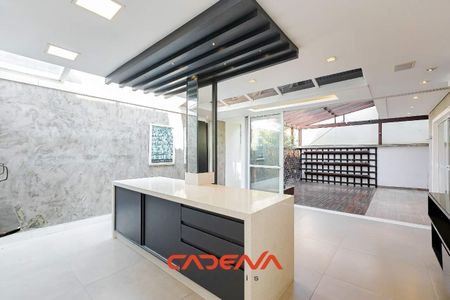 7_photo/94dce24517.99a2b9907f00fe59-ATLAS-ac03c024-6a0e-451c-a49f-b865b6bd7083.jpg de casa para alugar com 4 quartos, 320m² em Campo Comprido, Curitiba