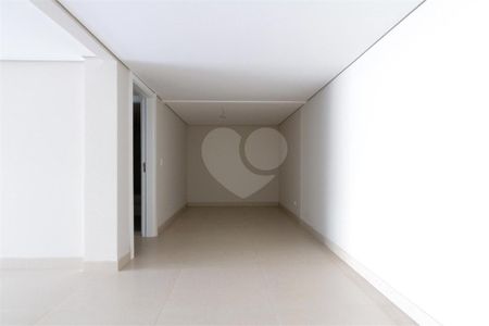 11_photo/94dce245b9.5e5216daf89ec24b-ATLAS-380be59a-96ba-48b4-bc3b-b933fec2cb4f.jpg de casa de condomínio à venda com 3 quartos, 354m² em Campo Comprido, Curitiba