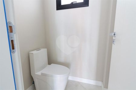 27_photo/94dce245b9.5e5216daf89ec24b-ATLAS-8f9181e5-476e-4cfa-8fbb-9b2a5e1adcc7.jpg de casa de condomínio à venda com 3 quartos, 354m² em Campo Comprido, Curitiba