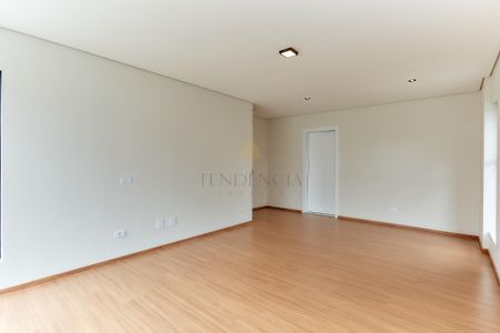 2_photo/94dce245b9.9146eb31287f9f75-ATLAS-caba1779-d8a6-46eb-a307-cf667653dfd0.jpg de casa à venda com 3 quartos, 396m² em Campo Comprido, Curitiba