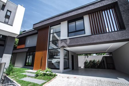 2_photo/94dce245b9.bd9ecedd263a66fc-ATLAS-c0a08a5f-7dce-42ab-bc57-2d4fb0b0a18b.jpg de casa à venda com 3 quartos, 250m² em Campo Comprido, Curitiba