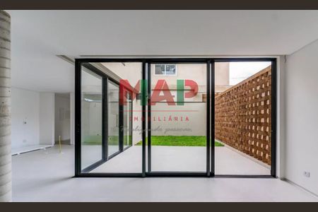 3_photo/94dce245c9.5e32ded3db9b1cf2-ATLAS-a106b6c7-9e07-4761-9442-97b3c9b691e3.jpg de casa à venda com 3 quartos, 286m² em Campo Comprido, Curitiba