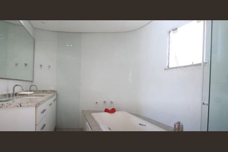 7_photo/94dce245d7.d507f7aa6fb7bece-ATLAS-8cf423ec-d422-45c8-b779-3cd6751fe3eb.jpg de casa de condomínio à venda com 5 quartos, 550m² em Campo Comprido, Curitiba