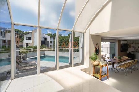 7_photo/94dce2465f.701f4bd306a6f103-ATLAS-9e296047-efd4-47d3-8564-8da35ee580ee.jpg de casa de condomínio à venda com 5 quartos, 497m² em Campo Comprido, Curitiba