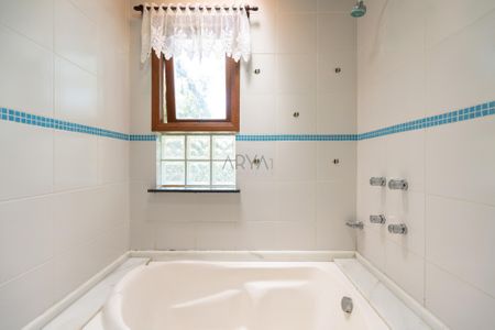 7_photo/94dce24783.9f389e5fbe0155e0-ATLAS-54f79630-1d65-4ca2-a700-4bbe5155ab4e.jpg de casa à venda com 6 quartos, 352m² em Campo Comprido, Curitiba