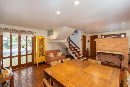 4_photo/94dce24783.9f389e5fbe0155e0-ATLAS-8dba6065-fb5b-4f3a-a48e-fa55efc952cd.jpg de casa à venda com 6 quartos, 352m² em Campo Comprido, Curitiba