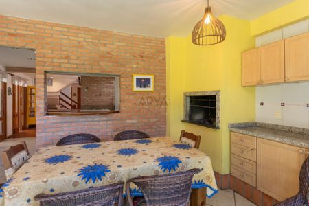 10_photo/94dce24783.9f389e5fbe0155e0-ATLAS-cdc1df71-2566-4a8f-a73c-b54dbd1b2c9d.jpg de casa à venda com 6 quartos, 352m² em Campo Comprido, Curitiba