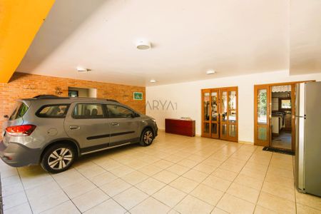 9_photo/94dce24783.9f389e5fbe0155e0-ATLAS-de28e557-6210-452f-afbb-bf2f2bda1de5.jpg de casa à venda com 6 quartos, 352m² em Campo Comprido, Curitiba