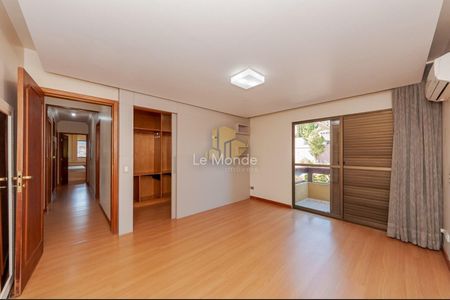 48_photo/94dce24895.4fc856360cf0b3d0-ATLAS-b77bd9d6-acd8-48de-a6c7-803ca031fdde.jpg de casa de condomínio à venda com 4 quartos, 380m² em Campo Comprido, Curitiba