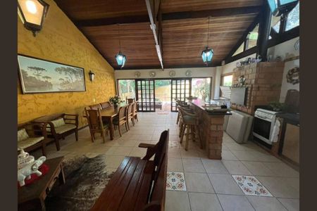 73_photo/94dce24b2b.de4200fa86634383-ATLAS-142bc1ea-bfdd-42e2-8629-35bd55ebe6ef.jpg de casa à venda com 4 quartos, 400m² em Campo Comprido, Curitiba