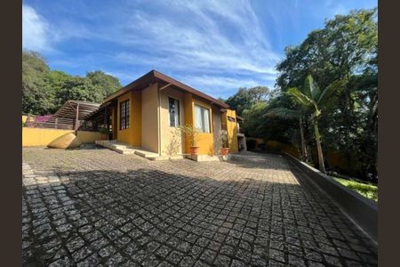 9_photo/94dce24b2b.de4200fa86634383-ATLAS-4f47b1d5-e05f-4be7-8404-a9052a64cdc3.jpg de casa à venda com 4 quartos, 400m² em Campo Comprido, Curitiba