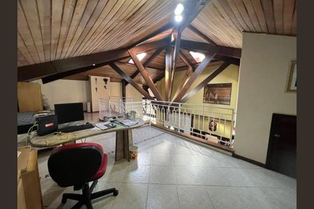 37_photo/94dce24b2b.de4200fa86634383-ATLAS-bc180e8a-e8a3-45a0-8e3c-e9ba5d908b8d.jpg de casa à venda com 4 quartos, 400m² em Campo Comprido, Curitiba