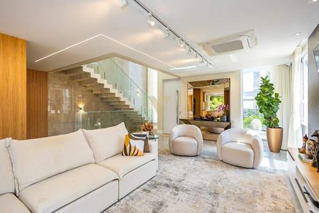 7_photo/94dce24d1d.9c27ff06134c7db2-ATLAS-5fae1659-93d4-4d54-bab9-62af41cdbbae.jpg de casa de condomínio à venda com 3 quartos, 534m² em Campo Comprido, Curitiba