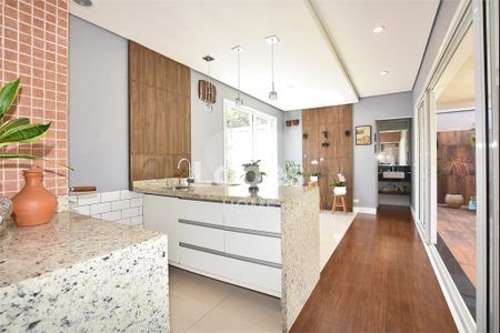 10_photo/94dce24f53.d959579f60d6da4b-ATLAS-395146a1-922b-4dee-84c0-c457f9dc0df7.jpg de casa de condomínio à venda com 3 quartos, 322m² em Campo Comprido, Curitiba