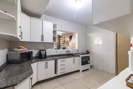 4_photo/94dce24feb.adbb37f92a381176-ATLAS-4c8f10de-6d5e-4e93-a8eb-279146898e0c.jpg de casa à venda com 4 quartos, 300m² em Campo Comprido, Curitiba